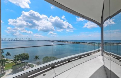 Una Residences at Brickell Apt #704