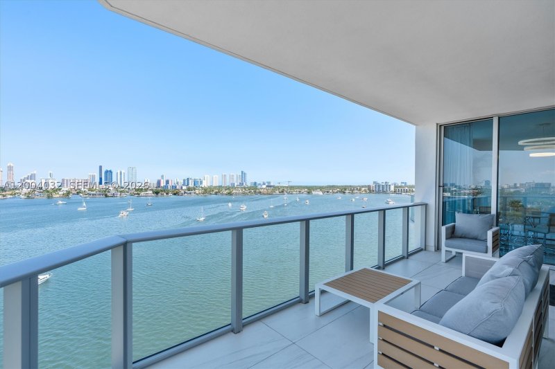 Comprar apartamento en Marina Palms Yacht Club 1010