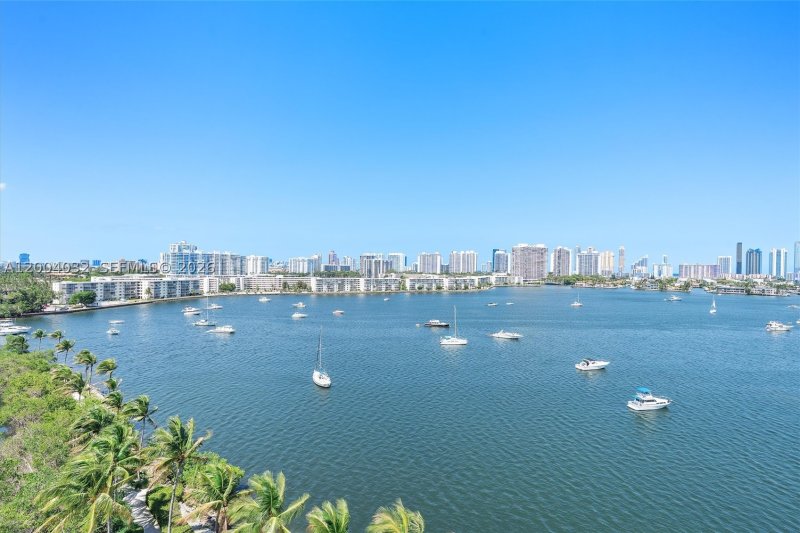 Comprar apartamento en Marina Palms Yacht Club 1010