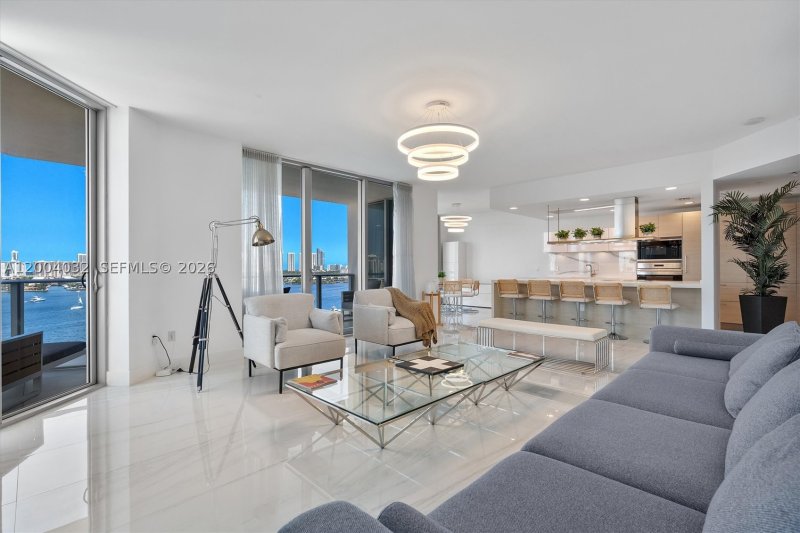 Comprar apartamento en Marina Palms Yacht Club 1010