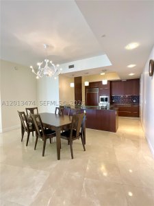 Comprar apartamento no Trump Tower One 703