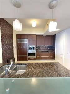 Comprar apartamento no Trump Tower One 703