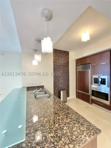 Comprar apartamento no Trump Tower One 703