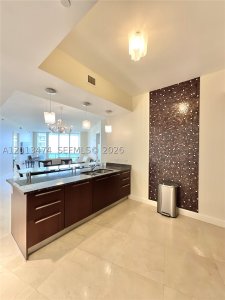 Comprar apartamento no Trump Tower One 703