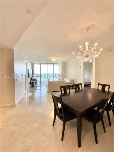 Comprar apartamento no Trump Tower One 703