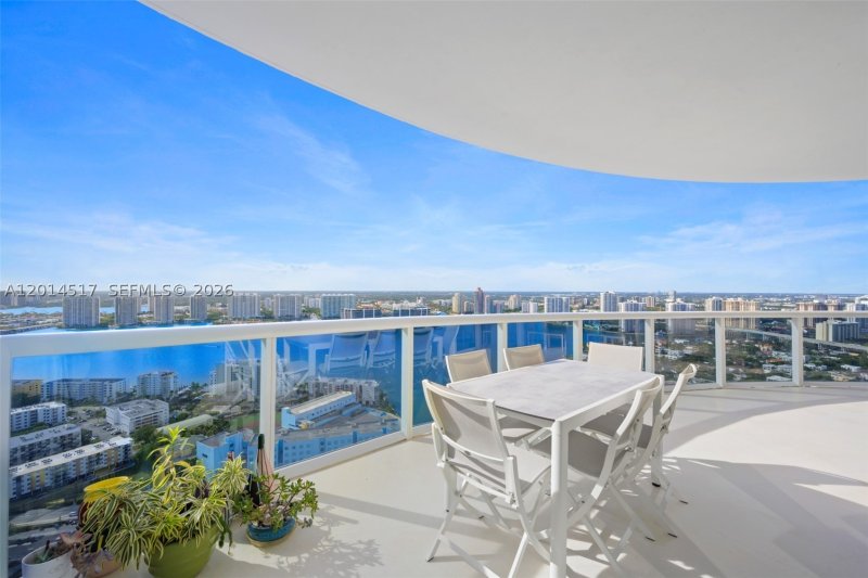 Comprar apartamento no Trump Royale 4901