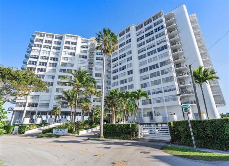 Apartment for rent at Majorca Towers 1202
