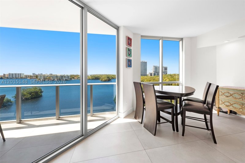 Comprar apartamento en Marina Palms Yacht Club 606