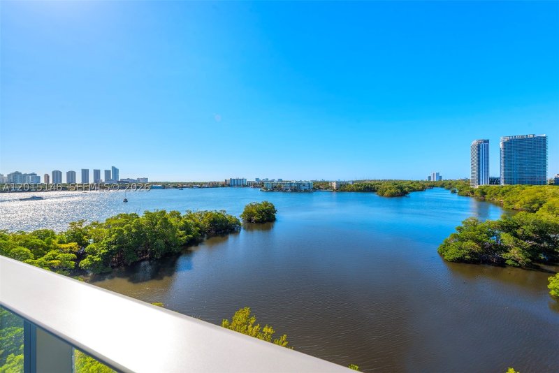 Comprar apartamento en Marina Palms Yacht Club 606
