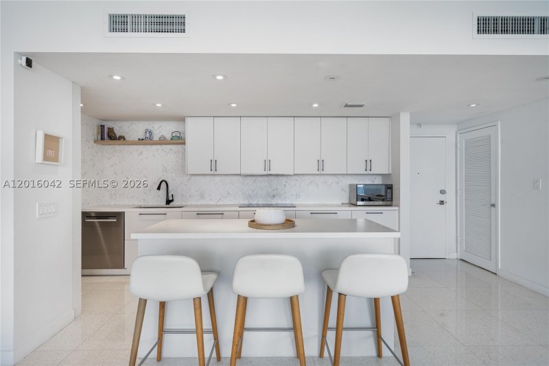 Condo for sale at Belle Plaza 1401