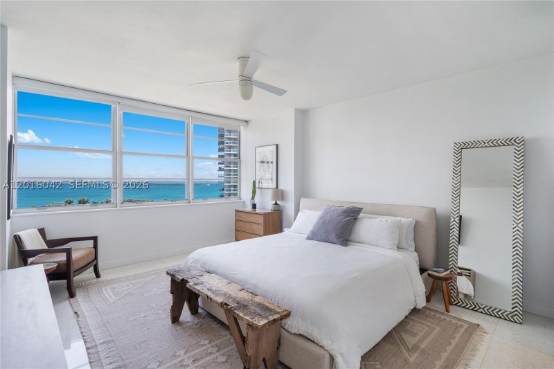 Condo for sale at Belle Plaza 1401