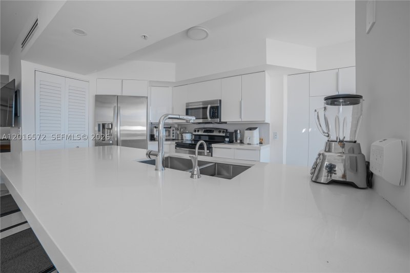 Condo for sale at La Gorce Palace 1102