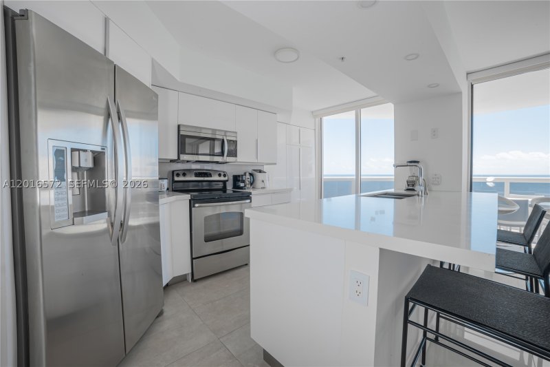 Condo for sale at La Gorce Palace 1102