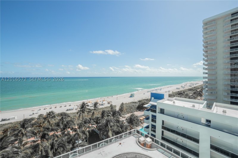 Condo for sale at La Gorce Palace 1102