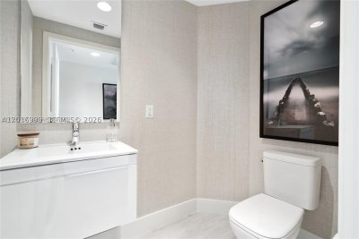 Comprar apartamento no Marina Palms Yacht Club 209