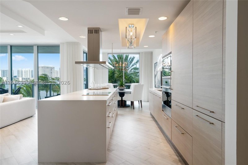 Comprar apartamento no Marina Palms Yacht Club 209