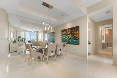 Comprar apartamento no Trump Tower Three 3605