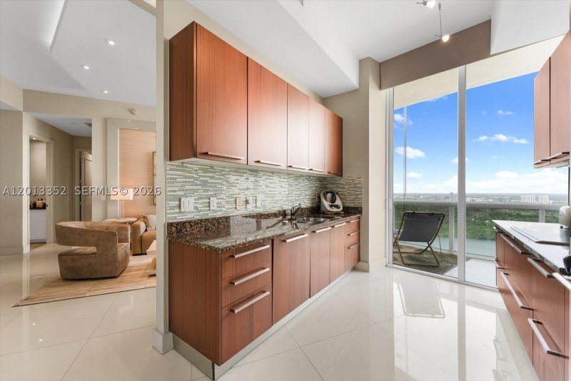 Comprar apartamento no Trump Tower Three 3605
