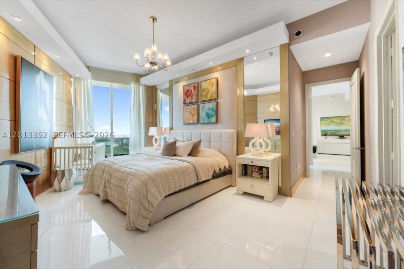 Comprar apartamento no Trump Tower Three 3605