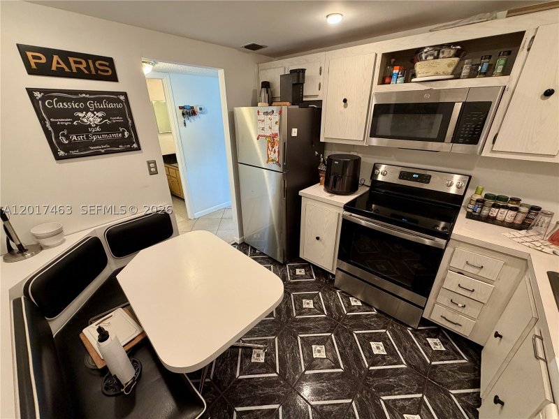 Condo for sale at Hallmark of Hollywood 1208