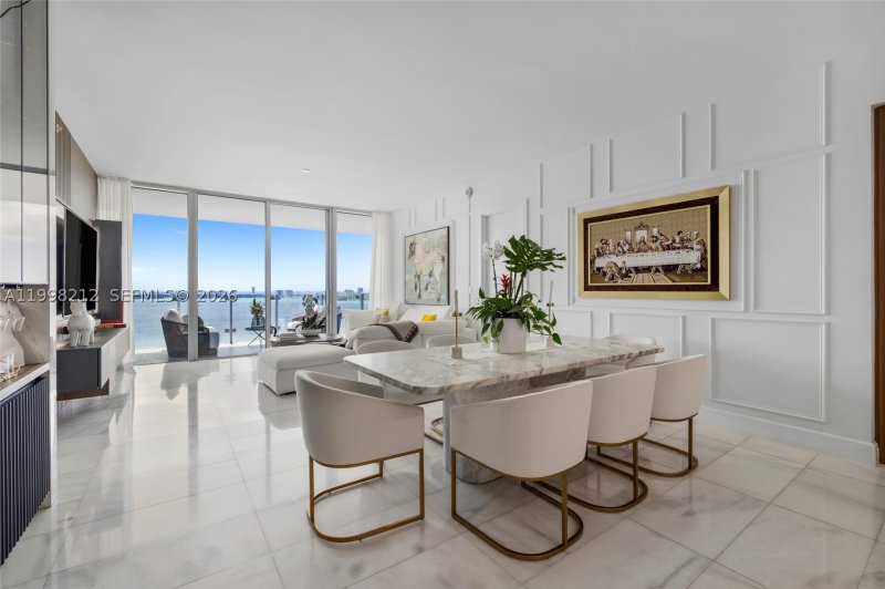 Comprar apartamento no Missoni Baia 2202