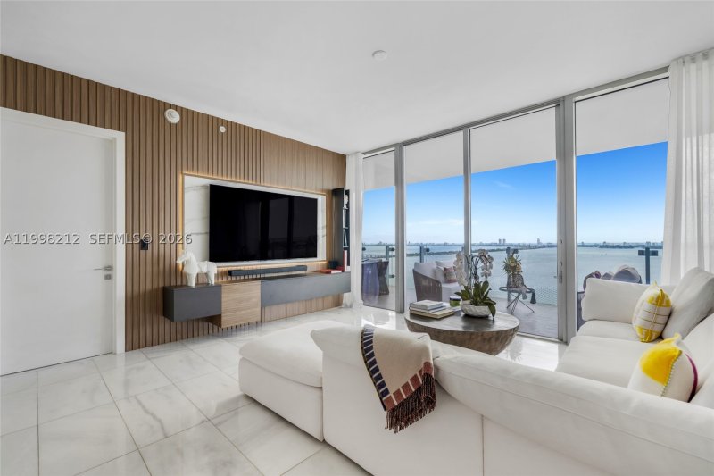 Comprar apartamento no Missoni Baia 2202