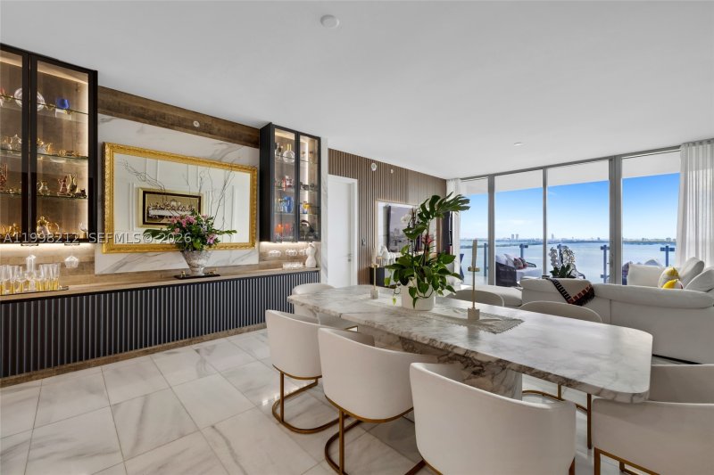 Comprar apartamento no Missoni Baia 2202