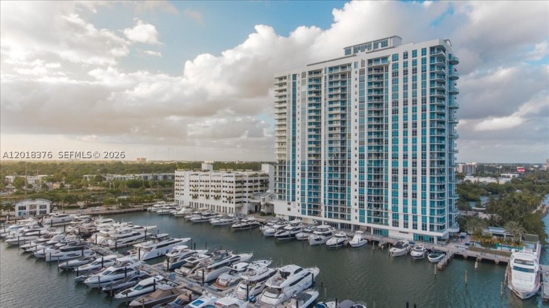 Comprar apartamento en Marina Palms Yacht Club