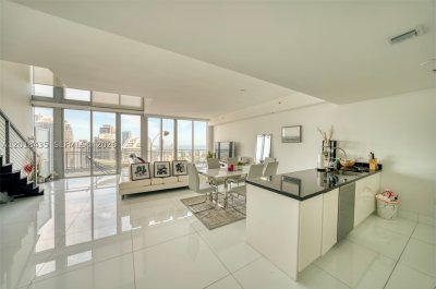 Aluguel de apartamento no Mint at Riverfront 5203