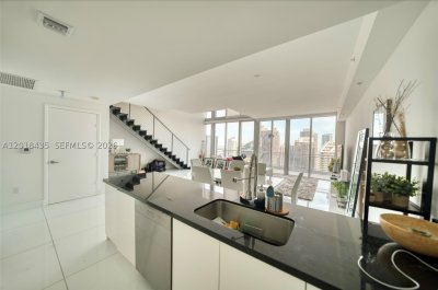 Aluguel de apartamento no Mint at Riverfront 5203