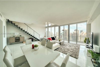 Aluguel de apartamento no Mint at Riverfront 5203
