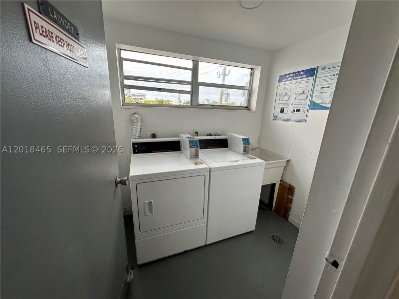 Condo for sale at Fountain Tower 305
