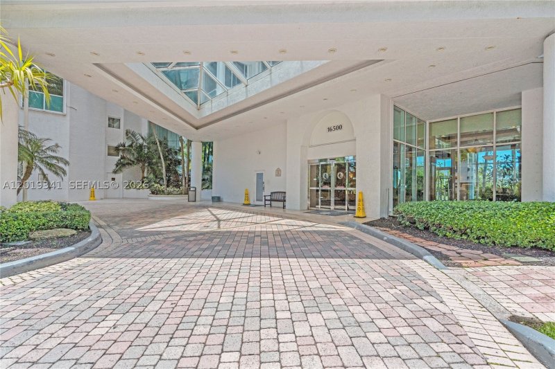 Aluguel de apartamento no Oceania 5 652