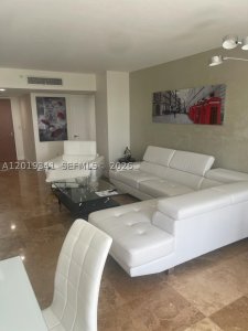 Aluguel de apartamento no Oceania 5 652