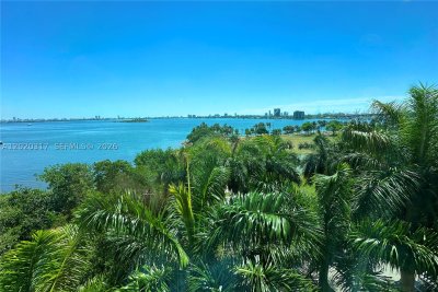 Cite On The Bay Apt #614