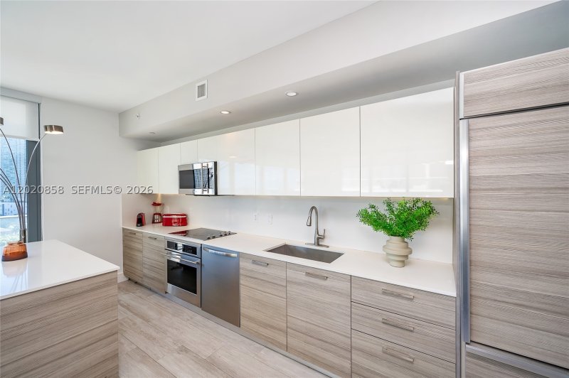 Apartment for rent at Hyde Midtown 1408
