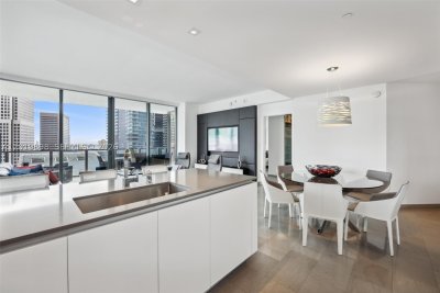 Aluguel de apartamento no Brickell City Centre Rise 2111