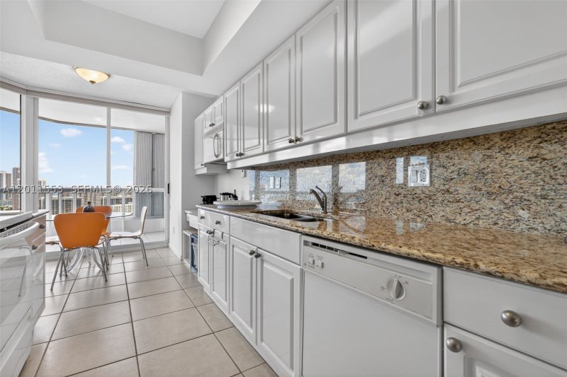 Comprar apartamento en North Tower at The Point 2409