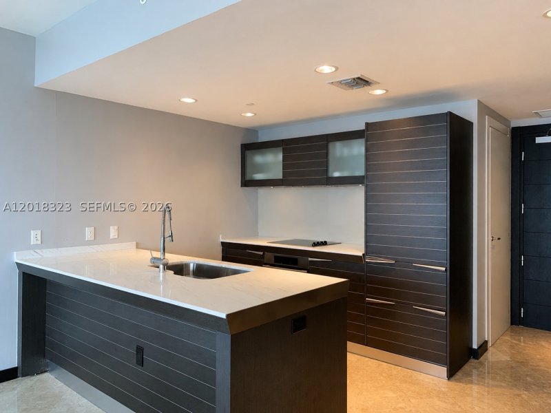 Apartment for rent at Epic Miami 4212