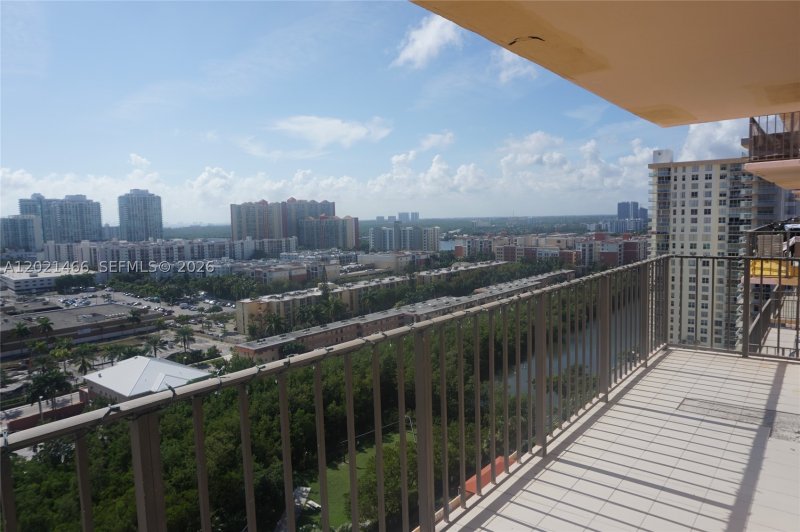 Apartment for rent at Winston Towers 1904