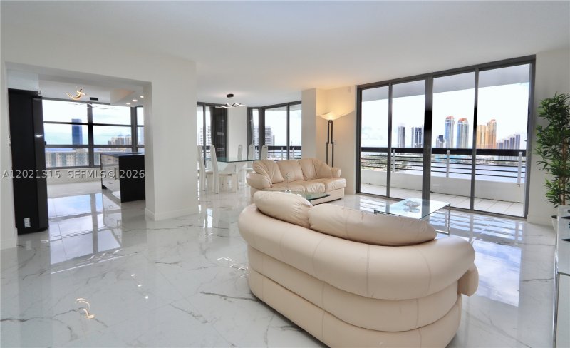 Condo for sale at Mystic Pointe 500 2510