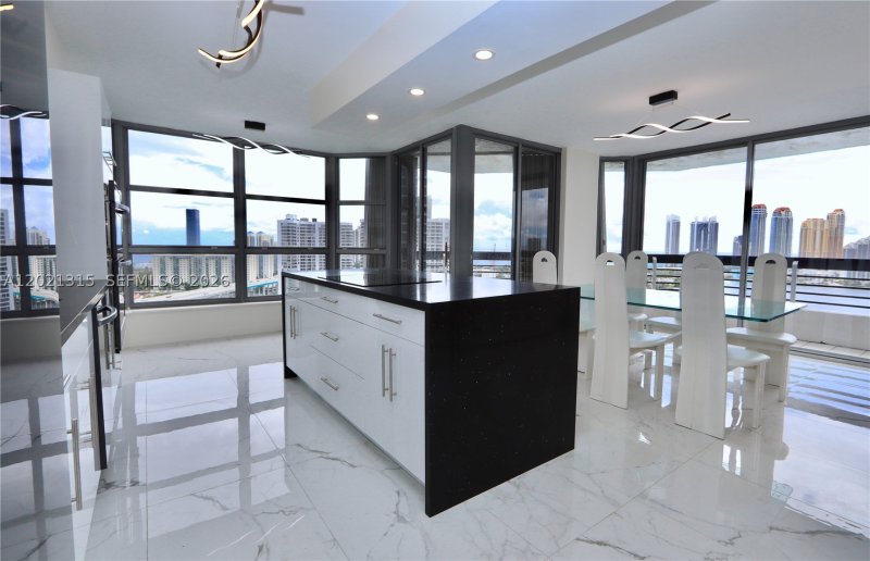 Condo for sale at Mystic Pointe 500 2510