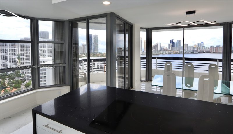 Condo for sale at Mystic Pointe 500 2510