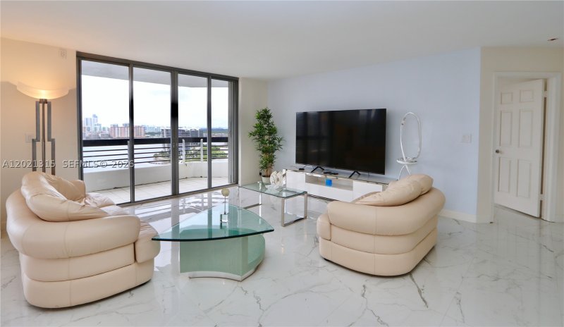 Condo for sale at Mystic Pointe 500 2510