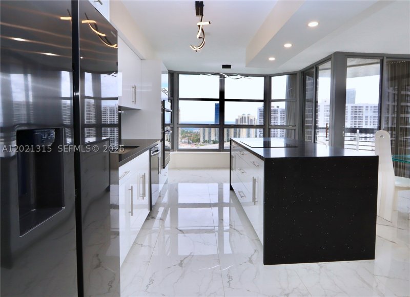 Condo for sale at Mystic Pointe 500 2510