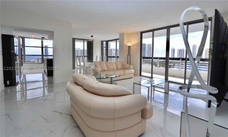 Condo for sale at Mystic Pointe 500 2510