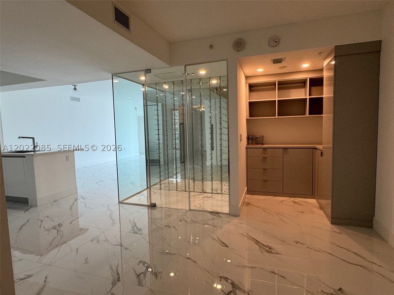 Comprar apartamento en Parque Towers at St. Tropez 5-1003