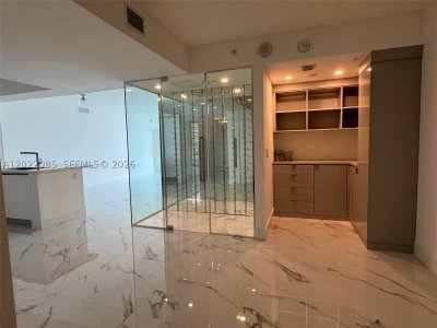 Comprar apartamento en Parque Towers at St. Tropez 5-1003