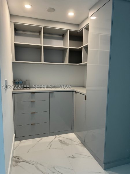 Comprar apartamento en Parque Towers at St. Tropez 5-1003
