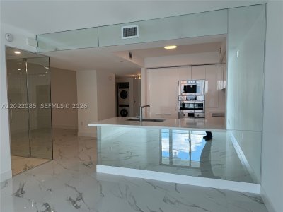Comprar apartamento en Parque Towers at St. Tropez 5-1003
